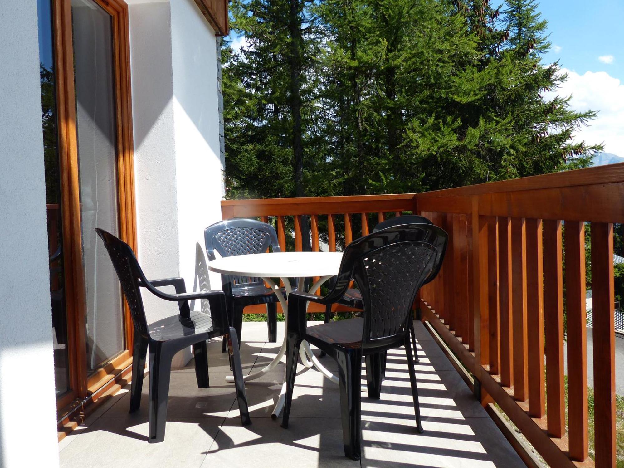 Apartment Dans Un Typique De Montagne A La Rosiere *